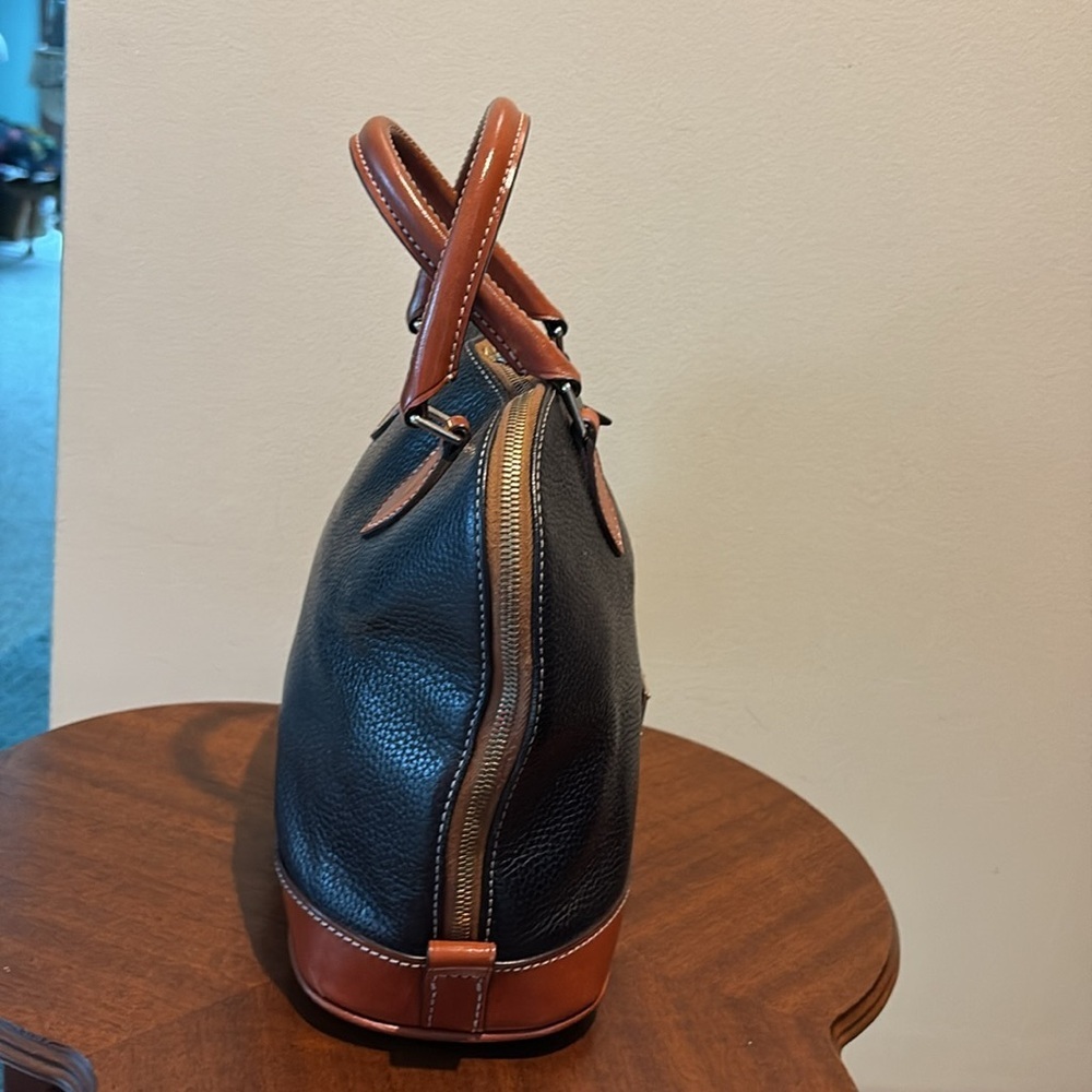 Dooney Bourke   Dome top satchel pebble, leather black/cinnamon, brown  trim EUC - Picture 5 of 17